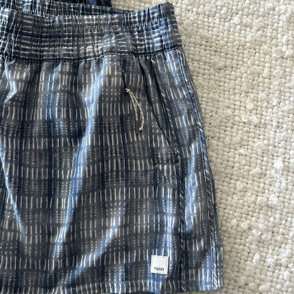 Vuori Dash Shorts - Picture 2 of 7